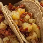 QUESADILLA DE PAPA CON LONGANIZA