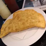 Pastel de calabresa e queijo