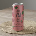 Cha verde yay frutas vermelhas