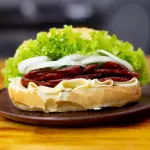 Lanche de Linguiça Calabresa