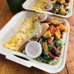 HUEVOS CON ENSALADA