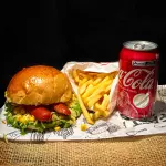 COMBO 237=BURGUER, REFRI, BATATA