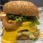 Explosão de Onion Rings Cheddar