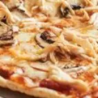 Pizza Pollo y Champiñones