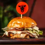 CHIVITO URUGUAYO