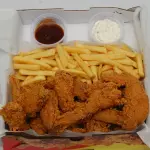 1/2 CROCK FRANGO + BATATA FRITA