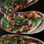 Huarache de tinga.