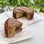 Torta de banano con chocolate al 58%