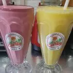 Jugos naturales en agua