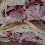 Pão Recheado Calabresa com Cebola