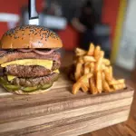 BUILD YOUR OWN BURGER/A TU MANERA