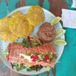COLA LANGOSTA CON AJO A LA PARRILLA