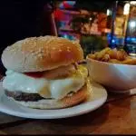 L8 Hamb. Sin Vegetales - con Papas