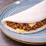 Tapioca  Carne queijo e cream cheese
