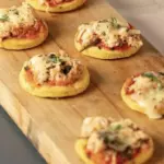 Mini Pizza de Frango com Requeijão