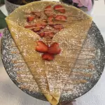 Crepe Morango & topping kinder bueno