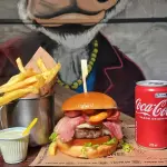 Mega Tudo + Fritas + Coca Cola Lata