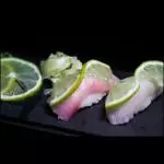 NIGUIRI TILÁPIA COM LIMÃO