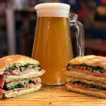 Promo jarra + 2 sandwich