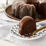 Chocolate com calda de chocolate