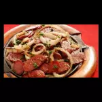 Calabresa Acebolada