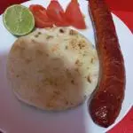 Arepa con chorizo