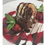 Brownie con helado artesanal