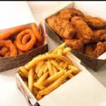 FRANGO + BATATA + CEBOLA + 2 MOLHOS