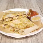 Quesadilla con pico de gallo