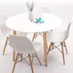 Mesa de 90cm nórdica+4 sillas eames