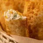 Pastel de Frango e catupiry