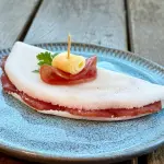 Tapioca de salamito e queijo