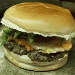 13- CAMOBUGER SAUSAGE + Fritas