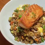 YAKIMESHI DE SALMÓN FRESCO