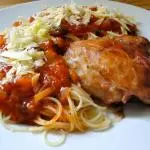 MACARRÃO COM FRANGO AO MOLHO