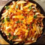PAPA FRITA CHEDDAR E BACON