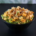 ENSALADA CÉSAR CON POLLO