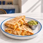 Pollo y Queso Quesadilla