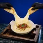 QUESO FUNDIDO CON CARNE AL PASTOR