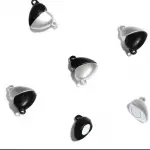 Conector corazón negro y plata