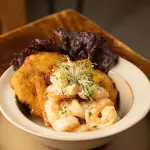 Camarones al ajillo