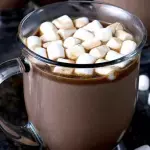 Chocolate con malvaviscos