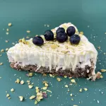 Mostachón de choc. bco con pistache