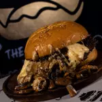 CHAMPING BURGER
