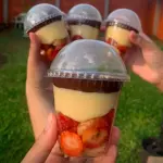 COPO BOMBOM DE MORANGO