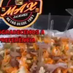 Porção de fritas  om Bacon e cheddar