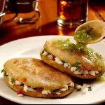 Gorditas de chicharron prensado