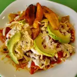 Chilaquiles Delymax con pollo