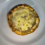 Esfiha  Atum com Queijo