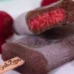 Chocolate com recheio de morango